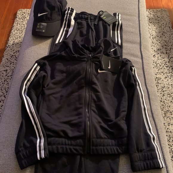 Nike Dry. Made with Dri Fit Technology. Each item was purchased separately. New. - Picture 7 of 10